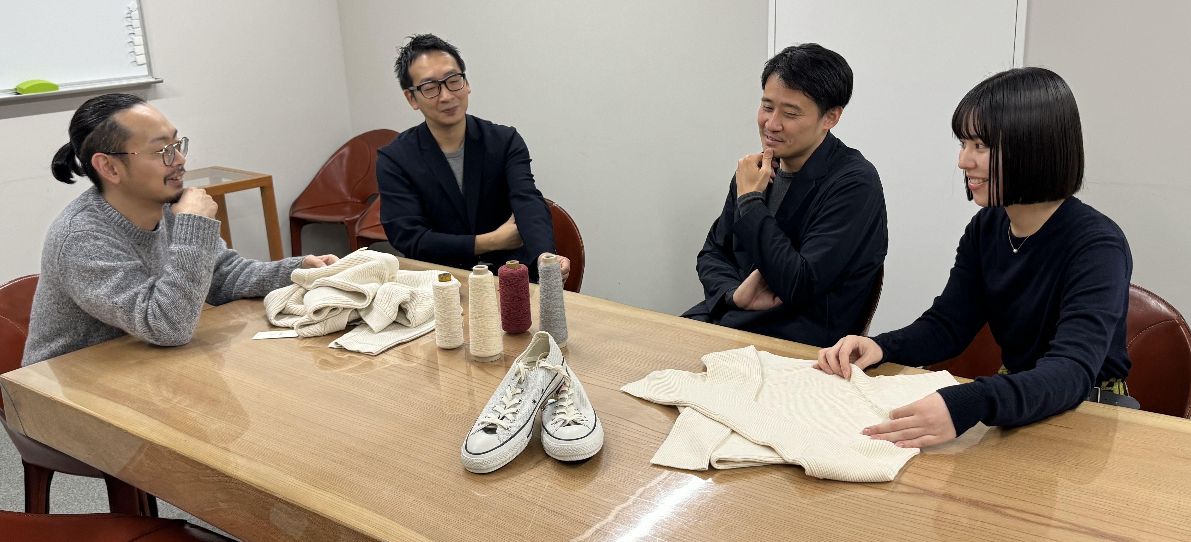 4人対談風景.jpg