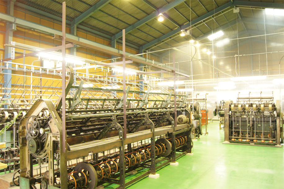 日本最大の織物産地である尾州産地（愛知県一宮市）にモノづくりの拠点となる「一宮工場」を設立。
